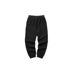 Casual-Hose mit Buchstabenprint und schmal zulaufendem Schnitt „Schwarz“