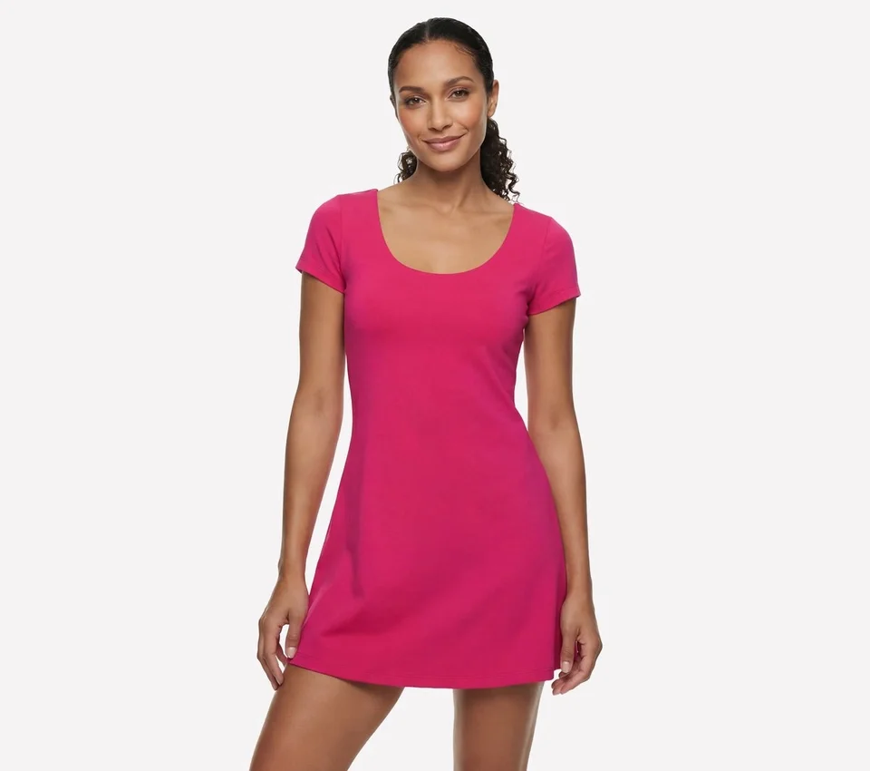 Go Walk Kleid mit Rundhalsausschnitt und kurzen Ärmeln Go Walk Kleid mit Rundhalsausschnitt und kurzen Ärmeln