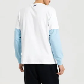Herren-Skechers mit kontrastfarbenem LOGO-Aufdruck, gestrickt, kurzärmelig, weiß Herren-Skechers mit kontrastfarbenem LOGO-Aufdruck, gestrickt, kurzärmelig, weiß
