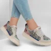 Keepsakes Cozy – Street Hiker Exotic Keepsakes Cozy – Street Hiker Exotic