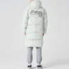 Lange Daunenjacke mit Schriftzug „Weiß“