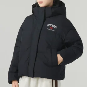 Lässige Daunenjacke mit Buchstabenprint „Schwarz“