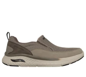 Relaxed Fit: Arch Fit Crosser – Virgil