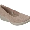 Relaxed Fit: Newport Keilabsatz – Softly Stitched Relaxed Fit: Newport Keilabsatz – Softly Stitched
