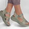 Skechers Slip-ins: Max Cushioning Elite 2.0 Sandale – Emery