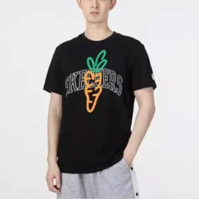 Skechers x Carrots Grafik-T-Shirt „Schwarz Orange Grau“