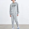 Warme, taillierte Sporthose mit Fleecefutter und Schriftzug „Black Grey“